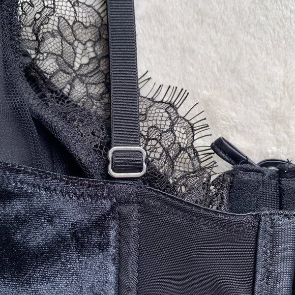 Victoria’s Secret Dream Angels Black Velvet Bustier Top - Picture 6 of 9